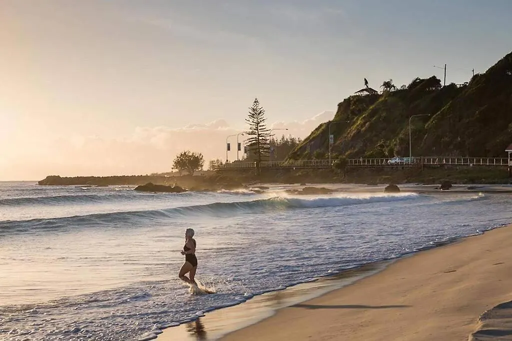Pet Friendly & Super Central Retro Beach Pad! Gold Coast