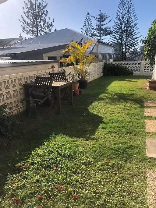 Pet Friendly & Super Central Retro Beach Pad! Gold Coast 0*,  Australia